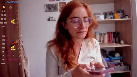 Giggles  online show from 02-11-25, 03:08