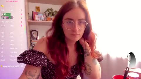 Giggles  online show from 07-11-26, 03:37