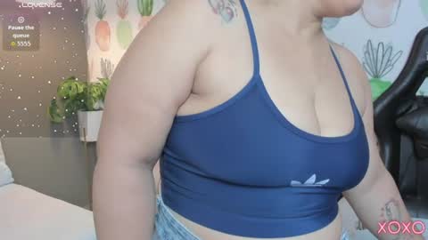 Snapshot of linda_rios_ chatting on 07-16-26, 09:10 L I N D A online show from 07-16-26, 09:10