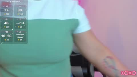 Snapshot of linda_rios_ chatting on 07-18-26, 08:12 L I N D A online show from 07-18-26, 08:12