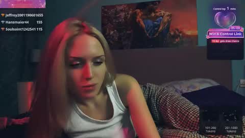 Snapshot of linda_roxy chatting on 03-02-25, 08:29 Linda online show from 03-02-25, 08:29