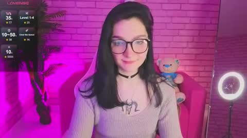 Linda online show from 11-21-25, 01:59