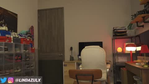 Nia  online show from 10-18-25, 01:08