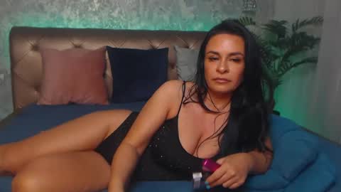 Linda online show from 06-23-26, 01:36