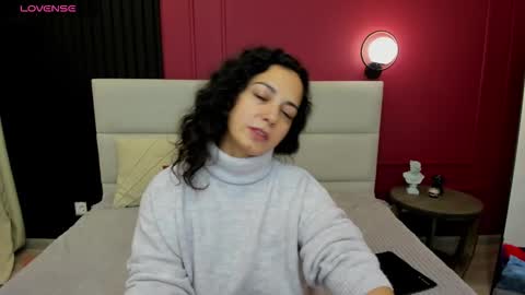 Linda online show from 10-10-25, 01:26