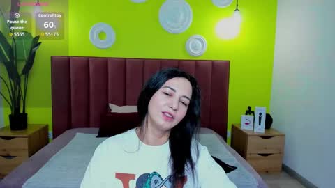 Snapshot of lindainsatiable chatting on 02-21-26, 01:50 Linda online show from 02-21-26, 01:50