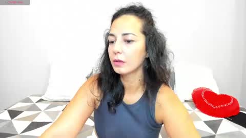 Snapshot of lindainsatiable chatting on 08-02-26, 01:26 Linda online show from 08-02-26, 01:26