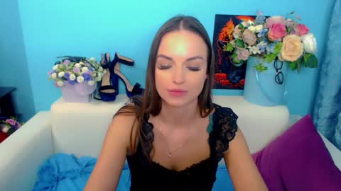 Snapshot of lindaliiii chatting on 12-12-24, 06:57 Linda online show from 12-12-24, 06:57