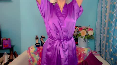 Snapshot of lindaliiii chatting on 03-07-25, 06:35 Linda online show from 03-07-25, 06:35