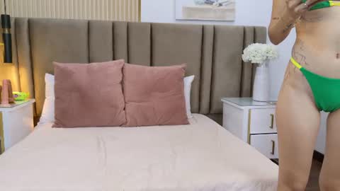 Snapshot of lindalove__ chatting on 07-07-26, 01:48 Linda love online show from 07-07-26, 01:48