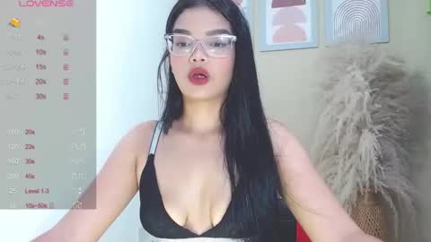 Snapshot of lindsay_sweet24 chatting on 12-09-24, 06:23 ana online show from 12-09-24, 06:23