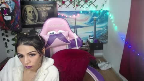 lindsey_2023 online show from 12-04-24, 08:45