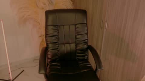 Snapshot of lindseymoss_ chatting on 03-10-26, 12:15 Lindsey Moss online show from 03-10-26, 12:15