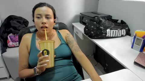 Lindsy online show from 10-11-25, 06:39