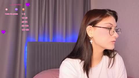 Snapshot of linna4kiss chatting on 09-19-25, 04:36 Linna online show from 09-19-25, 04:36