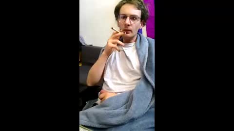 linushugebttm420 online show from 04-22-26, 07:55