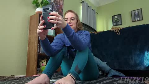 Snapshot of linzy19 chatting on 12-15-24, 04:59 Linzy19 online show from 12-15-24, 04:59