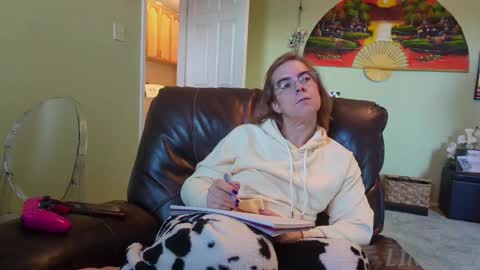 Snapshot of linzy19 chatting on 09-09-25, 01:32 Linzy19 online show from 09-09-25, 01:32