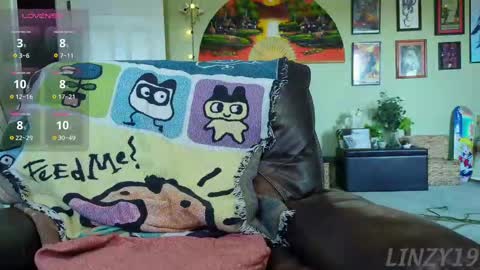 Snapshot of linzy19 chatting on 09-17-25, 05:25 Linzy19 online show from 09-17-25, 05:25