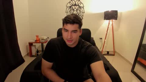 Snapshot of lionn_kingg chatting on 01-12-26, 12:38 Lion online show from 01-12-26, 12:38