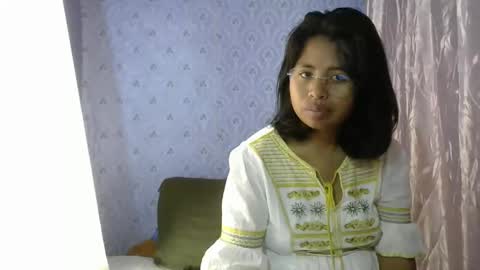 Snapshot of liora_selene chatting on 12-18-25, 05:46 liora online show from 12-18-25, 05:46