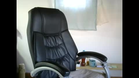 liora online show from 05-13-26, 03:59