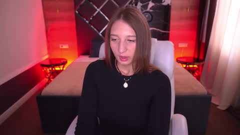 Lia online show from 10-18-25, 01:12