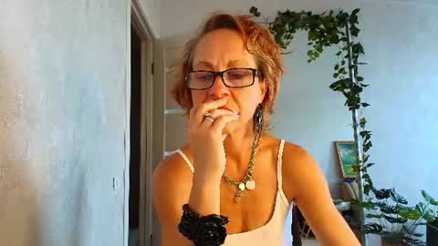 Liora Weiss online show from 07-23-26, 08:56