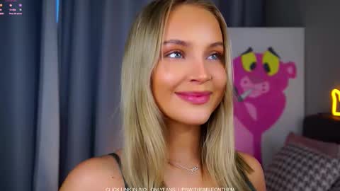 Snapshot of lipswithsmileonthem chatting on 11-02-25, 01:08 Amelia online show from 11-02-25, 01:08