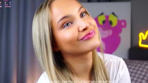 Snapshot of lipswithsmileonthem chatting on 11-04-25, 01:16 Amelia online show from 11-04-25, 01:16