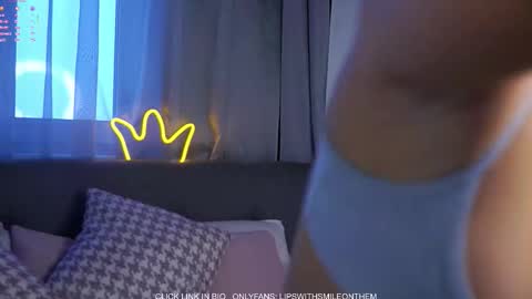 Snapshot of lipswithsmileonthem chatting on 12-21-25, 03:02 Amelia online show from 12-21-25, 03:02