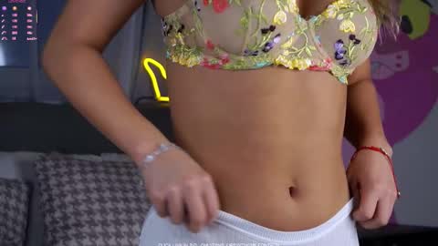 Snapshot of lipswithsmileonthem chatting on 01-09-26, 01:41 Amelia online show from 01-09-26, 01:41