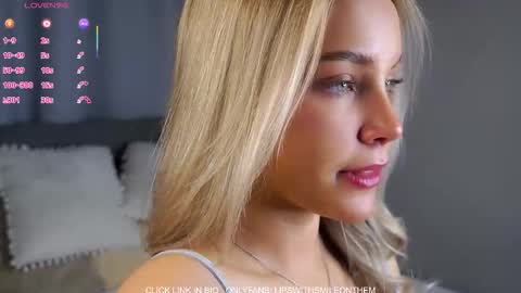 Snapshot of lipswithsmileonthem chatting on 02-16-26, 01:13 Amelia online show from 02-16-26, 01:13