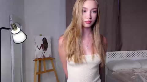 Snapshot of lipswithsweetonthem chatting on 02-27-25, 11:20 Lina online show from 02-27-25, 11:20