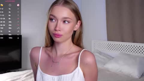 Snapshot of lipswithsweetonthem chatting on 03-12-25, 08:51 Lina online show from 03-12-25, 08:51