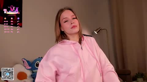 Snapshot of lipswithsweetonthem chatting on 10-03-25, 01:13 Lina online show from 10-03-25, 01:13