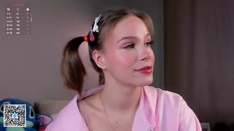 Snapshot of lipswithsweetonthem chatting on 10-10-25, 01:26 Lina online show from 10-10-25, 01:26