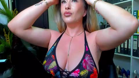 Snapshot of lisa2018 chatting on 03-01-25, 05:09 lisa online show from 03-01-25, 05:09