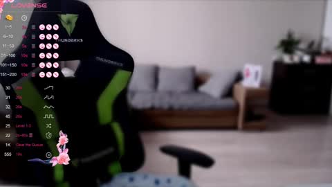 Snapshot of lisa_______ chatting on 02-10-25, 05:25 Lisa Harris online show from 02-10-25, 05:25