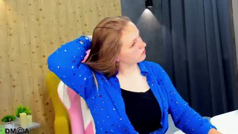 Lisa online show from 07-22-26, 05:21