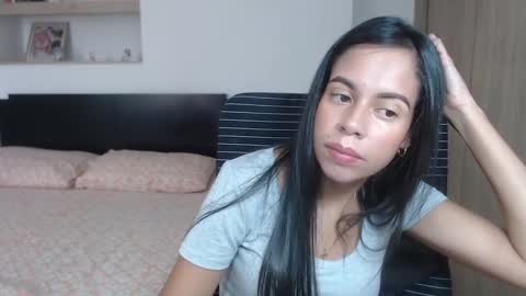 Snapshot of lisa_g07 chatting on 01-07-25, 03:44 Lisa Santos online show from 01-07-25, 03:44