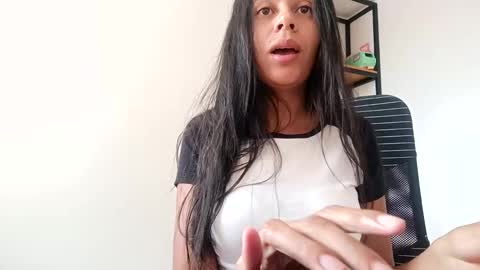 Snapshot of lisa_g07 chatting on 11-05-25, 06:41 Lisa Santos online show from 11-05-25, 06:41