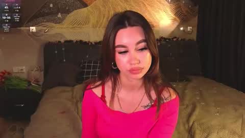 hi Im Julia. Im 18 years old I like to play tennis and cook. online show from 03-08-26, 10:46