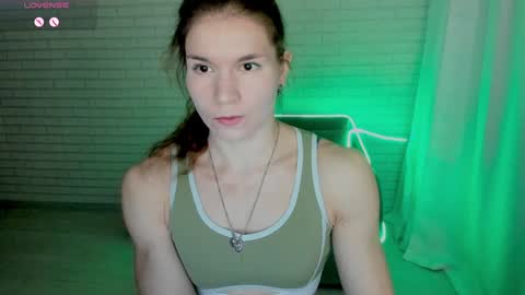Snapshot of lisa_ree_ chatting on 01-05-25, 03:45 lisa online show from 01-05-25, 03:45