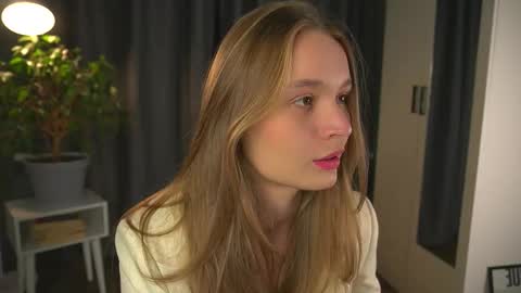 Elisabeth or Lisa online show from 10-03-25, 08:17