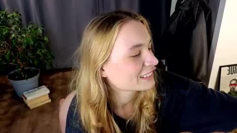 Elisabeth or Lisa online show from 11-10-25, 07:57