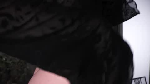 Elisabeth or Lisa online show from 11-16-25, 08:36