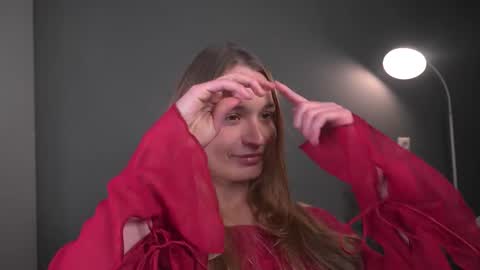 Elisabeth or Lisa online show from 12-16-25, 08:25