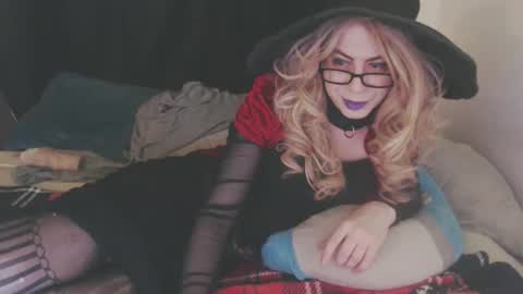 Lisa Tyler online show from 10-25-25, 07:05