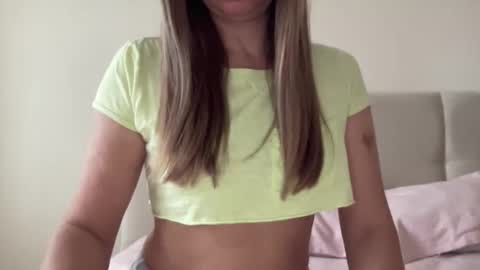 Snapshot of lisaflower1 chatting on 12-02-25, 09:25 Lisa online show from 12-02-25, 09:25